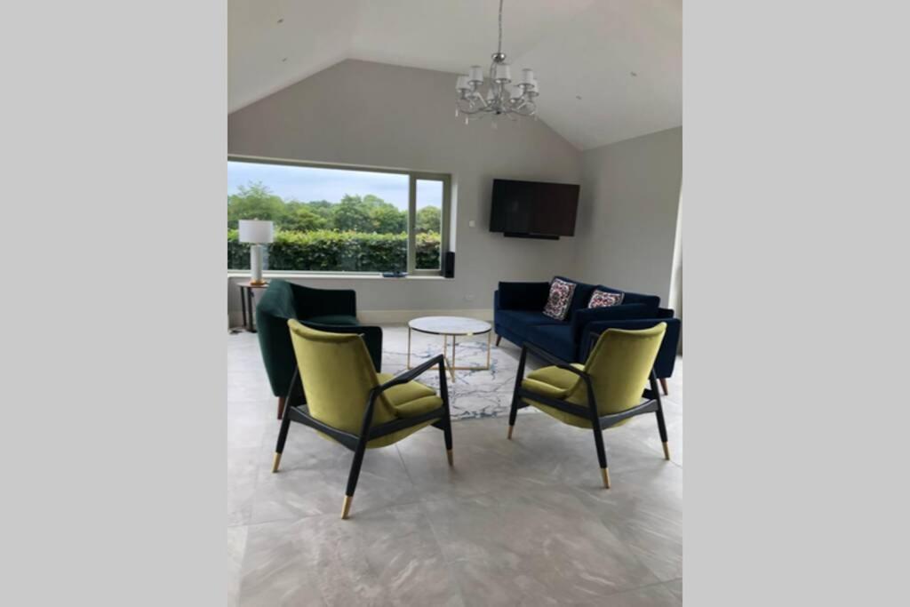 Ballyheifer House - A Beautiful 5 Bedroom Home. แมกเฮอราเฟลท์ ภายนอก รูปภาพ