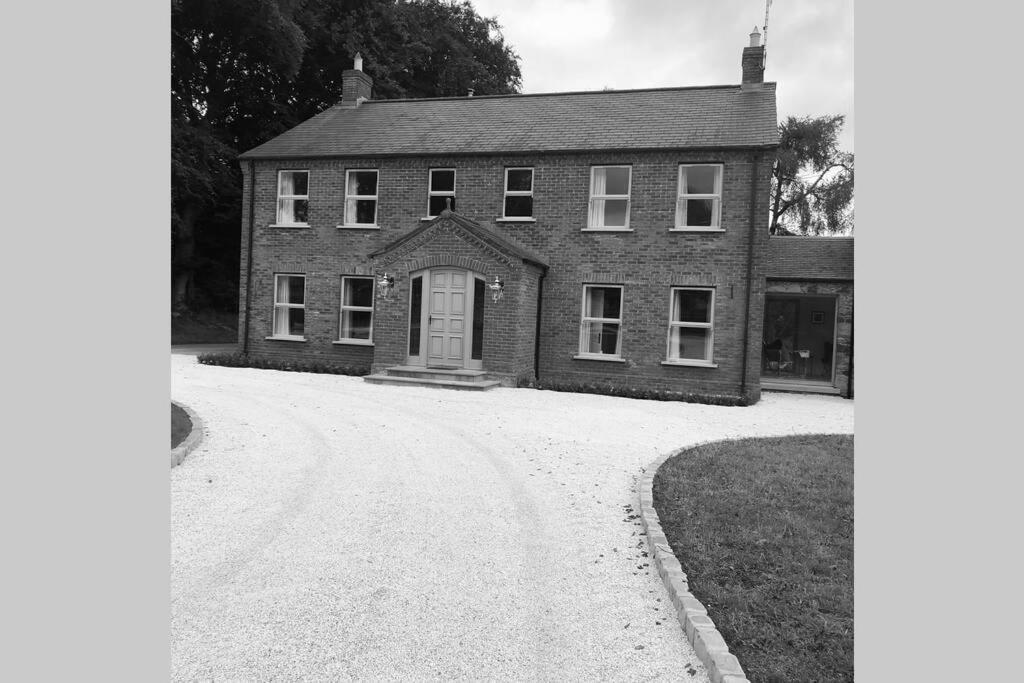 Ballyheifer House - A Beautiful 5 Bedroom Home. แมกเฮอราเฟลท์ ภายนอก รูปภาพ
