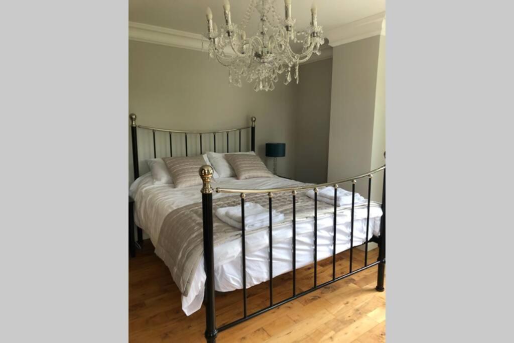 Ballyheifer House - A Beautiful 5 Bedroom Home. แมกเฮอราเฟลท์ ภายนอก รูปภาพ