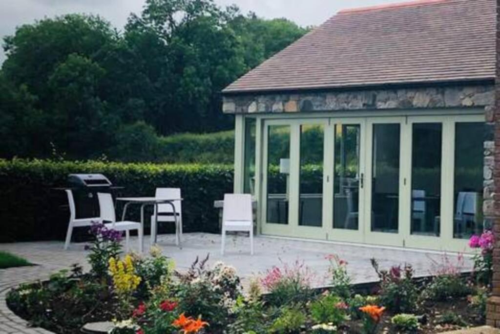 Ballyheifer House - A Beautiful 5 Bedroom Home. แมกเฮอราเฟลท์ ภายนอก รูปภาพ